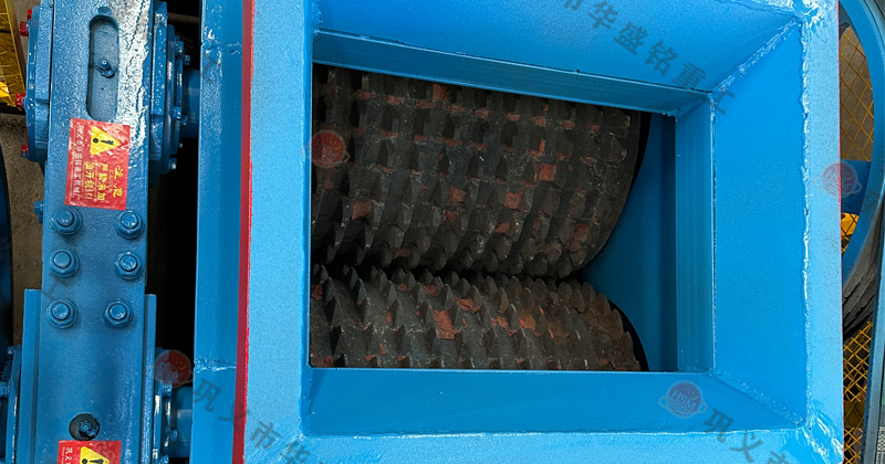 華盛銘的齒輥破碎機處理石英石砂率如何? 華盛銘的齒輥破碎機處理石英石砂率如何?